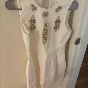 Elegant White Sleeveless Wedding Dress with Embellishments